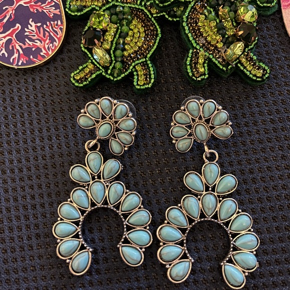 Earrings Bundle - Picture 3 of 4